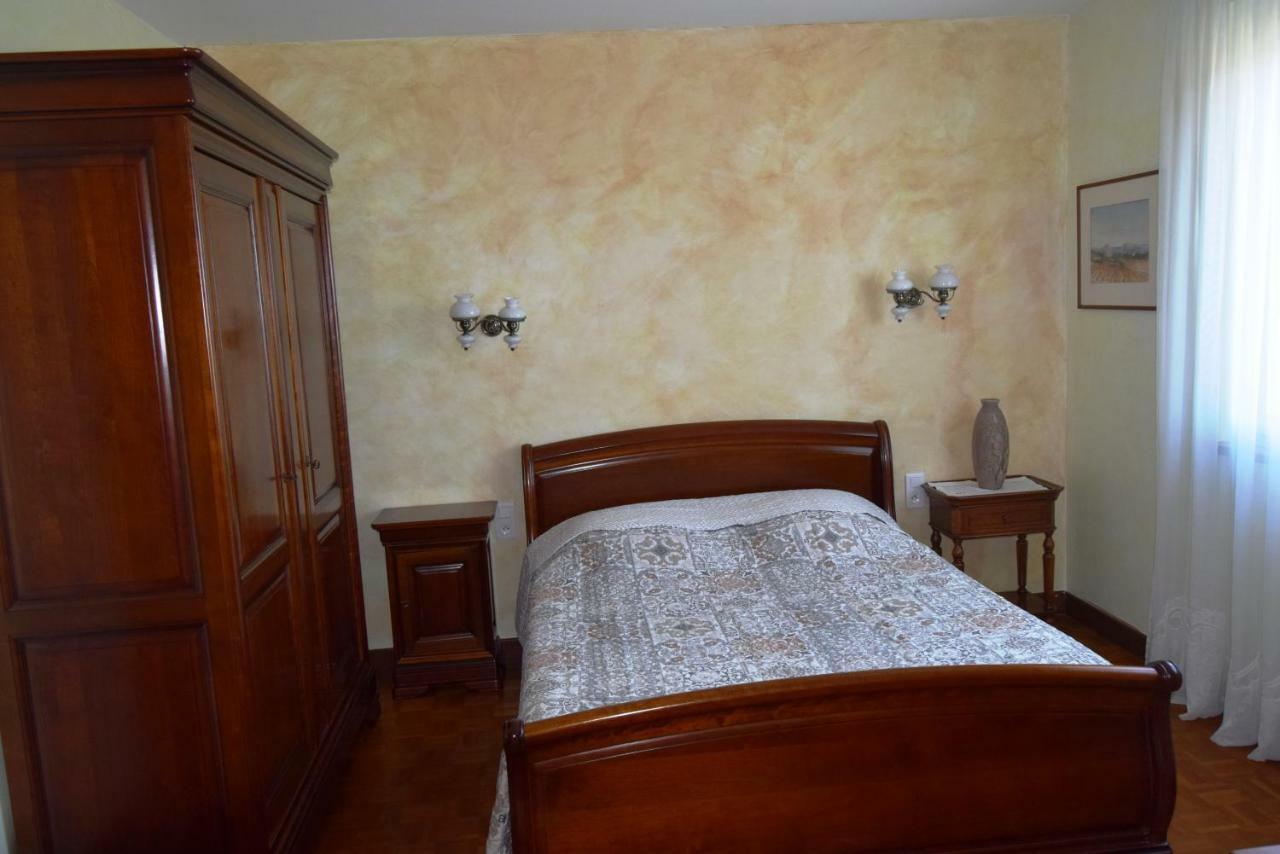 Le Nid De L'Ecureuil Bed & Breakfast Brens  Exterior photo